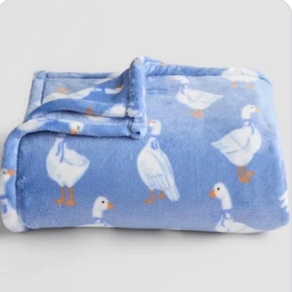 NEW Blue Silly Goose Print Plush Throw Blanket Kohl’s The Big One